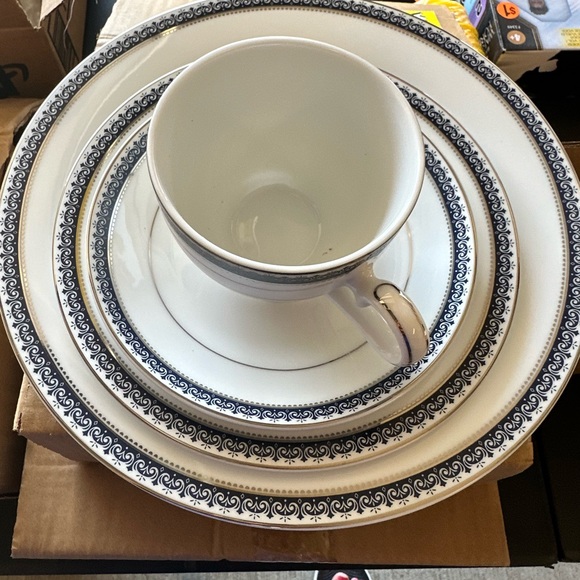 China - Picture 1 of 5